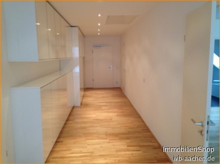 DG-Wohnung Aachen mieten Phi: Raphaelshöfe 2, Aachen-Soers, Flur Immobilienmakler Aachen DG-Wohnung mieten mit Immobilienbewertung