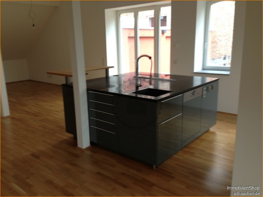 DG-Wohnung Aachen mieten Phi: Raphaelshöfe 2, Aachen-Soers, offene Küche Immobilienmakler Aachen DG-Wohnung mieten mit Immobilienbewertung