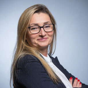 Iwona - Building Managerin