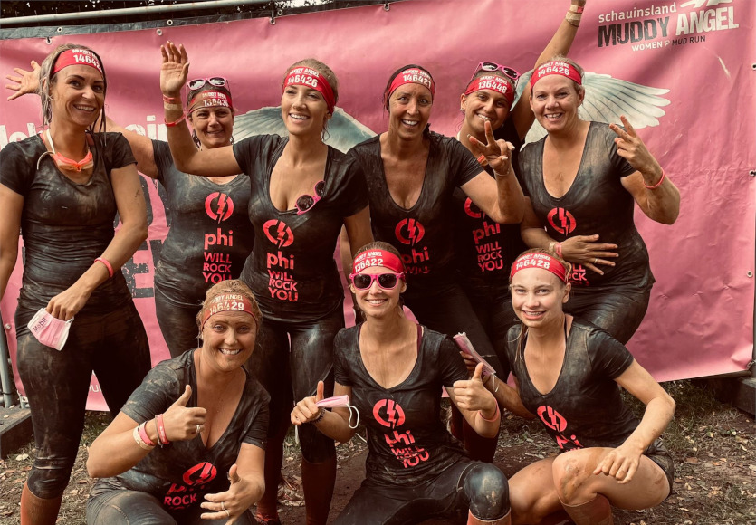 PHI Mitarbeiterinnen beim Muddy Angel Run