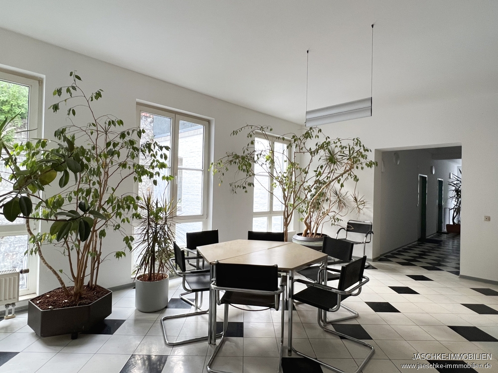 Bürofläche Aachen / Kornelimünster kaufen Phi: Eingangsbereich Immobilienmakler Aachen / Kornelimünster Bürofläche kaufen mit Immobilienbewertung