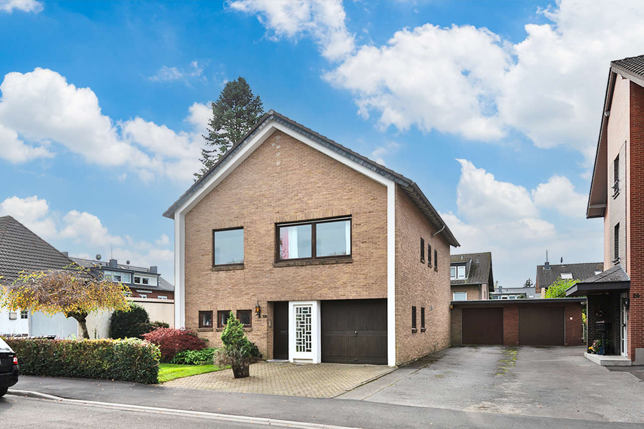 Einfamilienhaus Aachen referenzen Phi: Immobilien-Aachen-Haus-Kaufen-GX460-14 Immobilienmakler Aachen Einfamilienhaus referenzen mit Immobilienbewertung