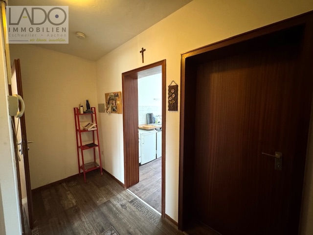 Etagenwohnung Stolberg (Rheinland) kaufen Phi: Diele 2.OG rechts Immobilienmakler Stolberg (Rheinland) Etagenwohnung kaufen mit Immobilienbewertung