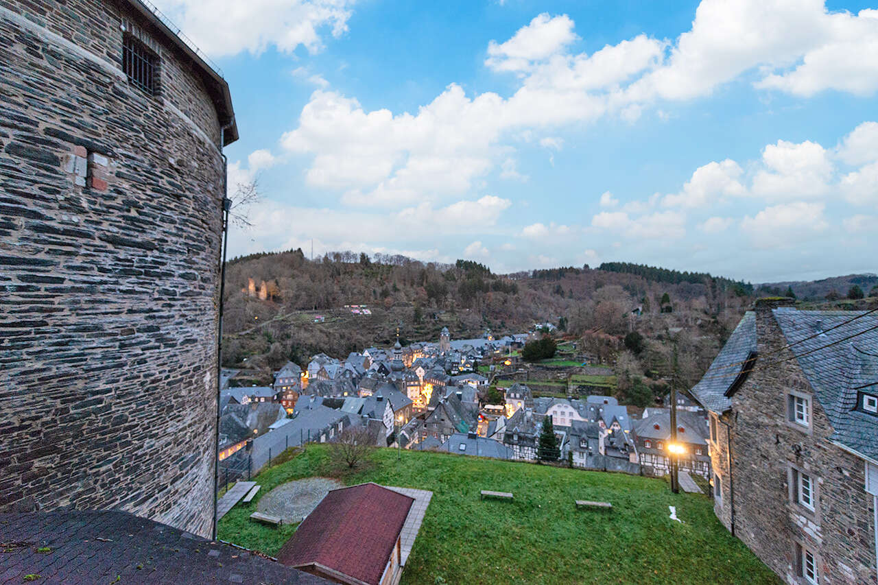 Zweifamilienhaus Monschau kaufen Phi: Immobilien-Monschau-Haus-Kaufen-WT762-15 Immobilienmakler Monschau Zweifamilienhaus kaufen mit Immobilienbewertung
