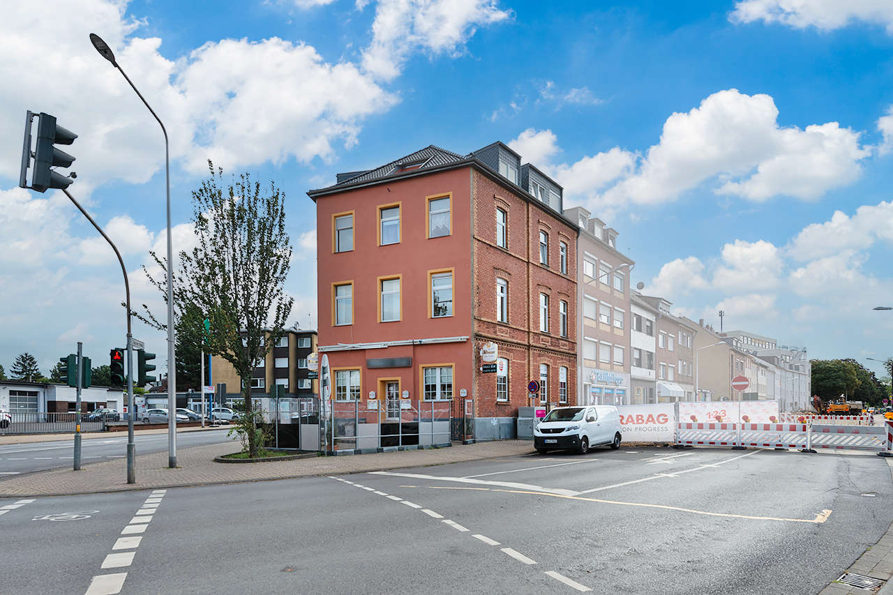 Wohn- und Geschäftshaus Düren kaufen Phi: Immobilien-Düren-Gastronomie-Kaufen-RK228-32 Immobilienmakler Düren Wohn- und Geschäftshaus kaufen mit Immobilienbewertung