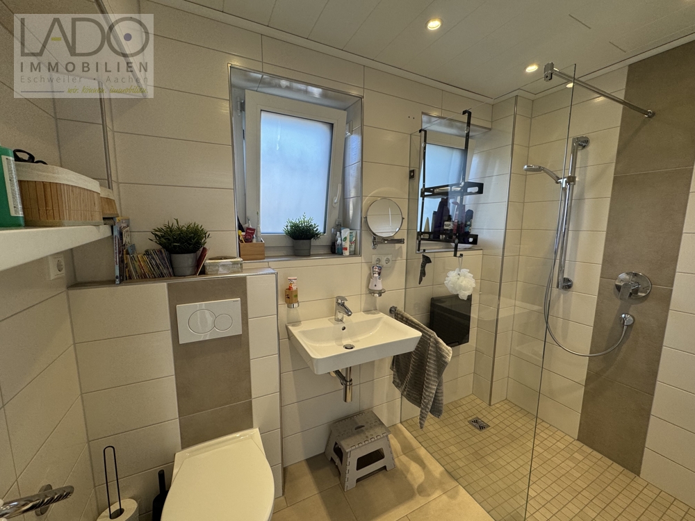 Einfamilienhaus Inden / Lucherberg mieten Phi: Badezimmer EG Immobilienmakler Inden / Lucherberg Einfamilienhaus mieten mit Immobilienbewertung