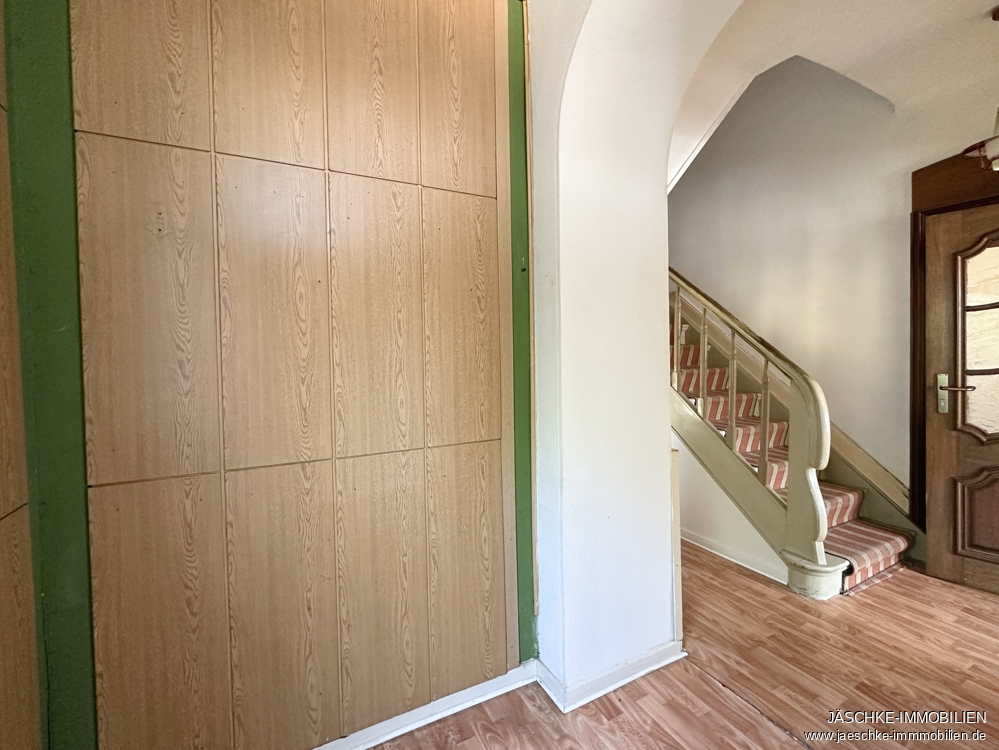 Doppelhaushälfte Stolberg (Rheinland) / Mausbach kaufen Phi: Eingangsbereich Immobilienmakler Stolberg (Rheinland) / Mausbach Doppelhaushälfte kaufen mit Immobilienbewertung