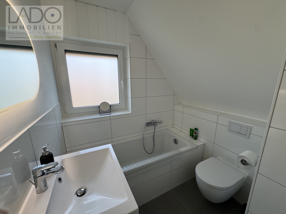Einfamilienhaus Inden / Lucherberg mieten Phi: Badezimmer OG Immobilienmakler Inden / Lucherberg Einfamilienhaus mieten mit Immobilienbewertung