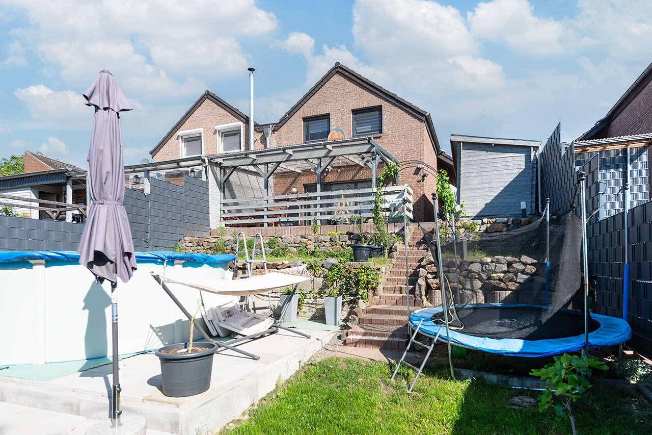 Doppelhaushälfte Linnich kaufen Phi: Immobilien-Linnich-Haus-Kaufen-FX808-09 Immobilienmakler Linnich Doppelhaushälfte kaufen mit Immobilienbewertung