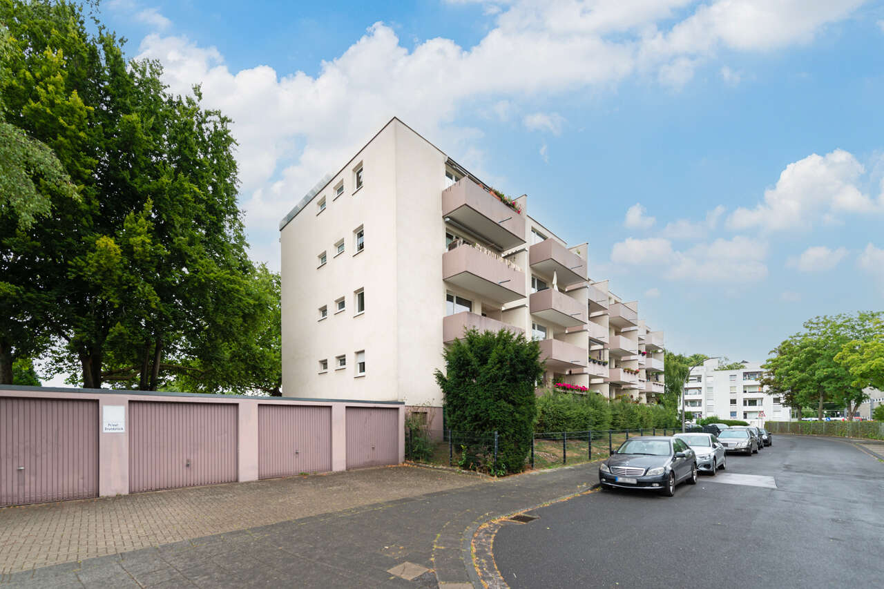 Etagenwohnung Köln kaufen Phi: Rückansicht Immobilienmakler Köln Etagenwohnung kaufen mit Immobilienbewertung