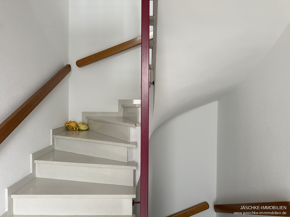 Mehrfamilienhaus Heinsberg / Schafhausen kaufen Phi: Treppenhaus Immobilienmakler Heinsberg / Schafhausen Mehrfamilienhaus kaufen mit Immobilienbewertung
