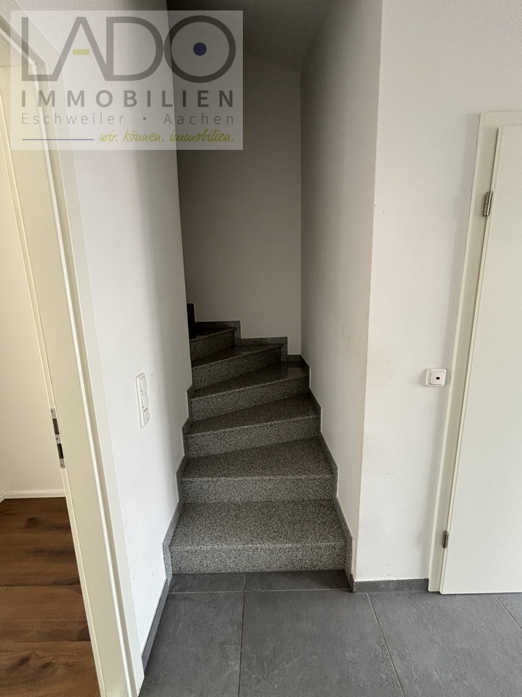 Reihenhaus Eschweiler / Dürwiß kaufen Phi: Treppenhaus Immobilienmakler Eschweiler / Dürwiß Reihenhaus kaufen mit Immobilienbewertung