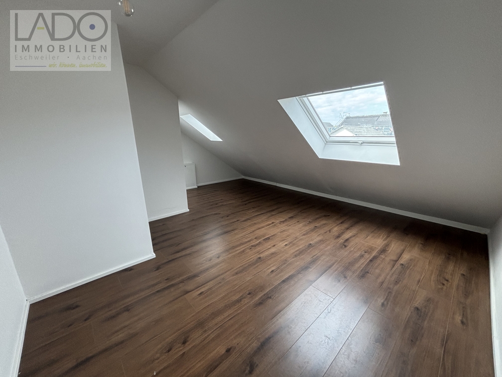 Reihenhaus Eschweiler / Dürwiß kaufen Phi: DG Zimmer 2 Immobilienmakler Eschweiler / Dürwiß Reihenhaus kaufen mit Immobilienbewertung