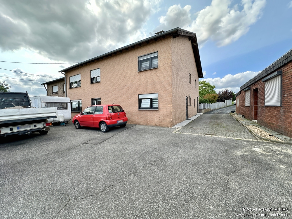 Zweifamilienhaus Stolberg (Rheinland) / Breinig kaufen Phi: Hof Immobilienmakler Stolberg (Rheinland) / Breinig Zweifamilienhaus kaufen mit Immobilienbewertung