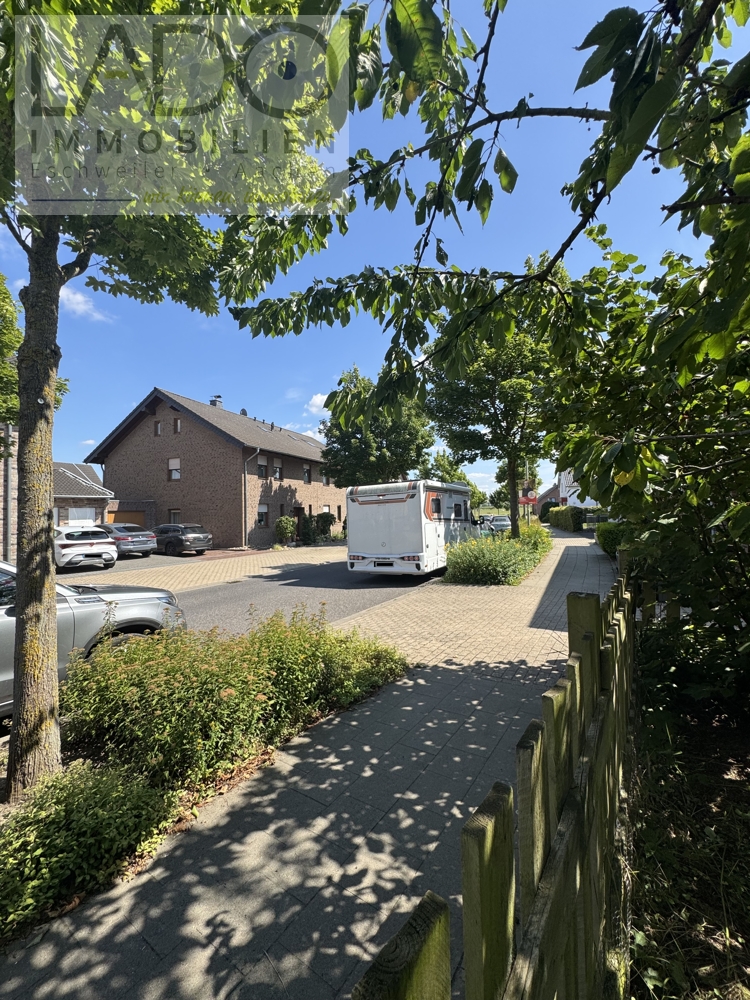 Grundstück (Wohnbebauung) Eschweiler / Bergrath kaufen Phi: Straßenansicht Immobilienmakler Eschweiler / Bergrath Grundstück (Wohnbebauung) kaufen mit Immobilienbewertung