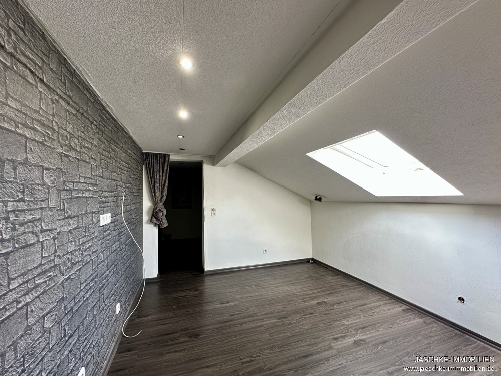 Zweifamilienhaus Stolberg (Rheinland) / Breinig kaufen Phi: Dachgeschoss Immobilienmakler Stolberg (Rheinland) / Breinig Zweifamilienhaus kaufen mit Immobilienbewertung