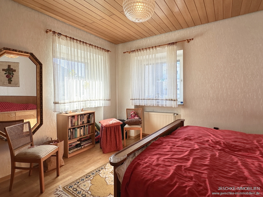 Haus Stolberg (Rheinland) / Breinig kaufen Phi: Schlafzimmer (OG) Immobilienmakler Stolberg (Rheinland) / Breinig Haus kaufen mit Immobilienbewertung