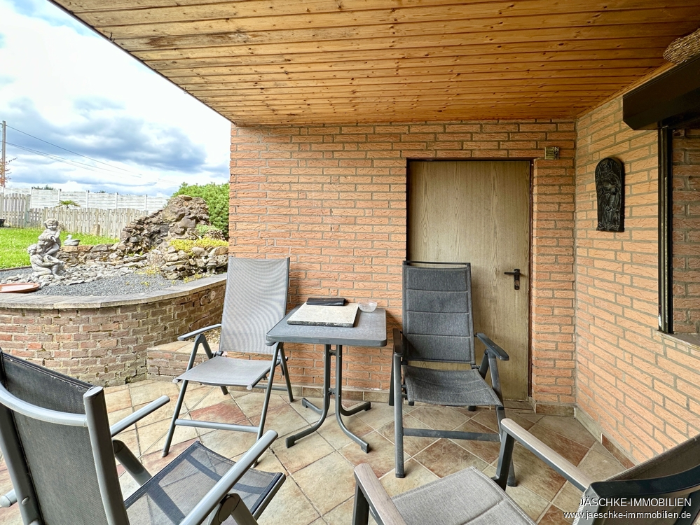 Zweifamilienhaus Stolberg (Rheinland) / Breinig kaufen Phi: Terrasse Immobilienmakler Stolberg (Rheinland) / Breinig Zweifamilienhaus kaufen mit Immobilienbewertung