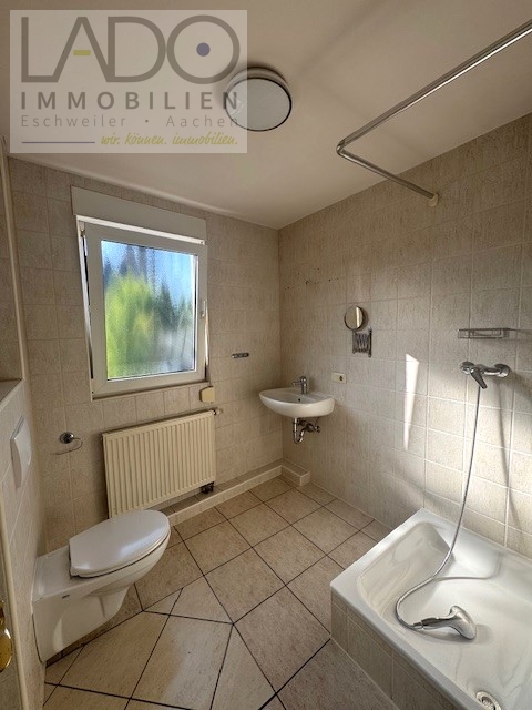 Mehrfamilienhaus Merzenich kaufen Phi: 2. OG Badezimmer Immobilienmakler Merzenich Mehrfamilienhaus kaufen mit Immobilienbewertung