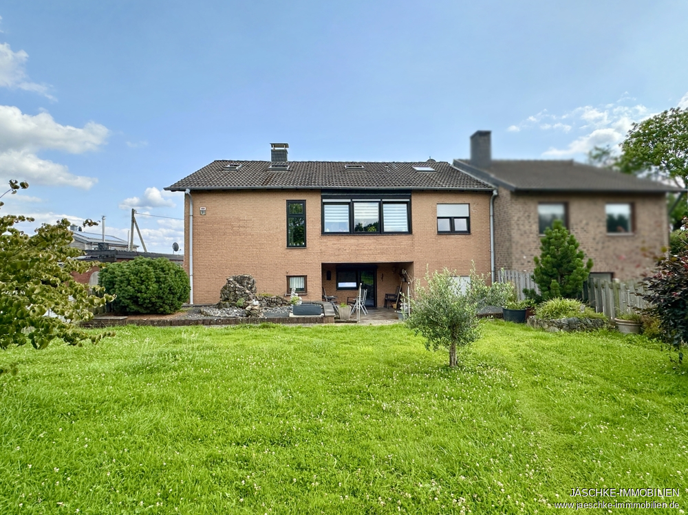 Zweifamilienhaus Stolberg (Rheinland) / Breinig kaufen Phi: Garten Immobilienmakler Stolberg (Rheinland) / Breinig Zweifamilienhaus kaufen mit Immobilienbewertung