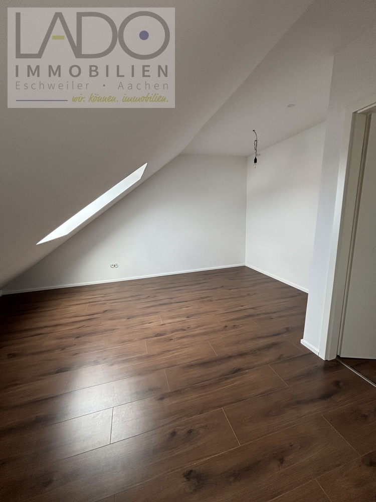 Reihenhaus Eschweiler / Dürwiß kaufen Phi: DG Zimmer 2 Immobilienmakler Eschweiler / Dürwiß Reihenhaus kaufen mit Immobilienbewertung