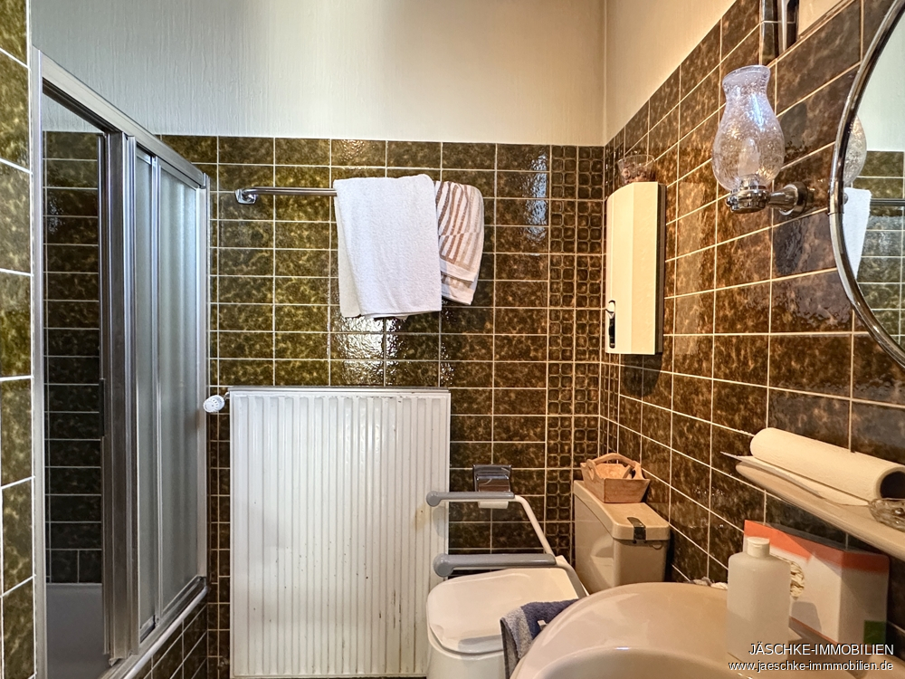 Haus Stolberg (Rheinland) / Breinig kaufen Phi: Badezimmer (OG) Immobilienmakler Stolberg (Rheinland) / Breinig Haus kaufen mit Immobilienbewertung