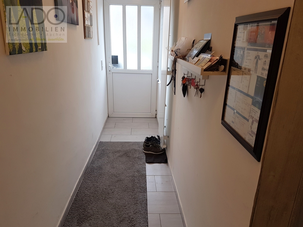 Mehrfamilienhaus Merzenich kaufen Phi: 1. OG Eingang Immobilienmakler Merzenich Mehrfamilienhaus kaufen mit Immobilienbewertung