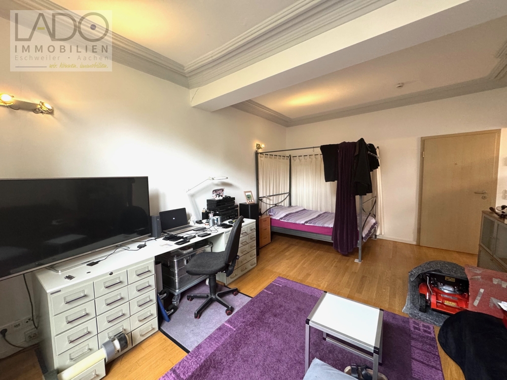 Etagenwohnung Aachen kaufen Phi: Wohn- & Schlafzimmer Immobilienmakler Aachen Etagenwohnung kaufen mit Immobilienbewertung