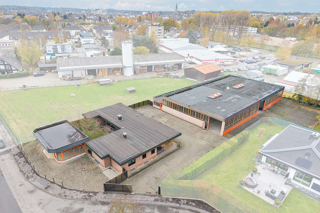 Wohn- und Geschäftshaus Eschweiler referenzen Phi: Immobilien-Eschweiler-Gewerbe-NT505-Drohne-03 Immobilienmakler Eschweiler Wohn- und Geschäftshaus referenzen mit Immobilienbewertung