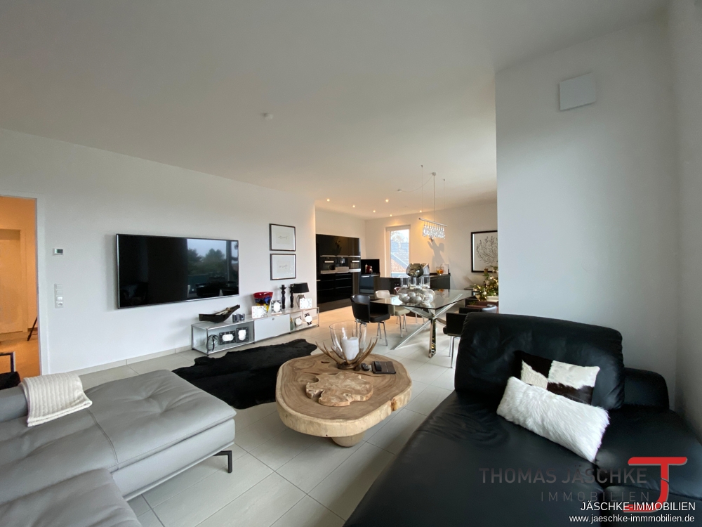 Penthouse – Umlaufende Terrasse – geringe Nebenkosten – zwei Stellplätze - Foto 1