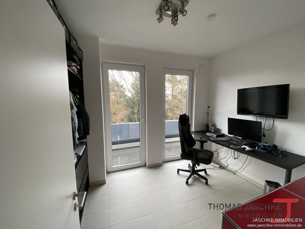 Penthouse – Umlaufende Terrasse – geringe Nebenkosten – zwei Stellplätze - Foto 4