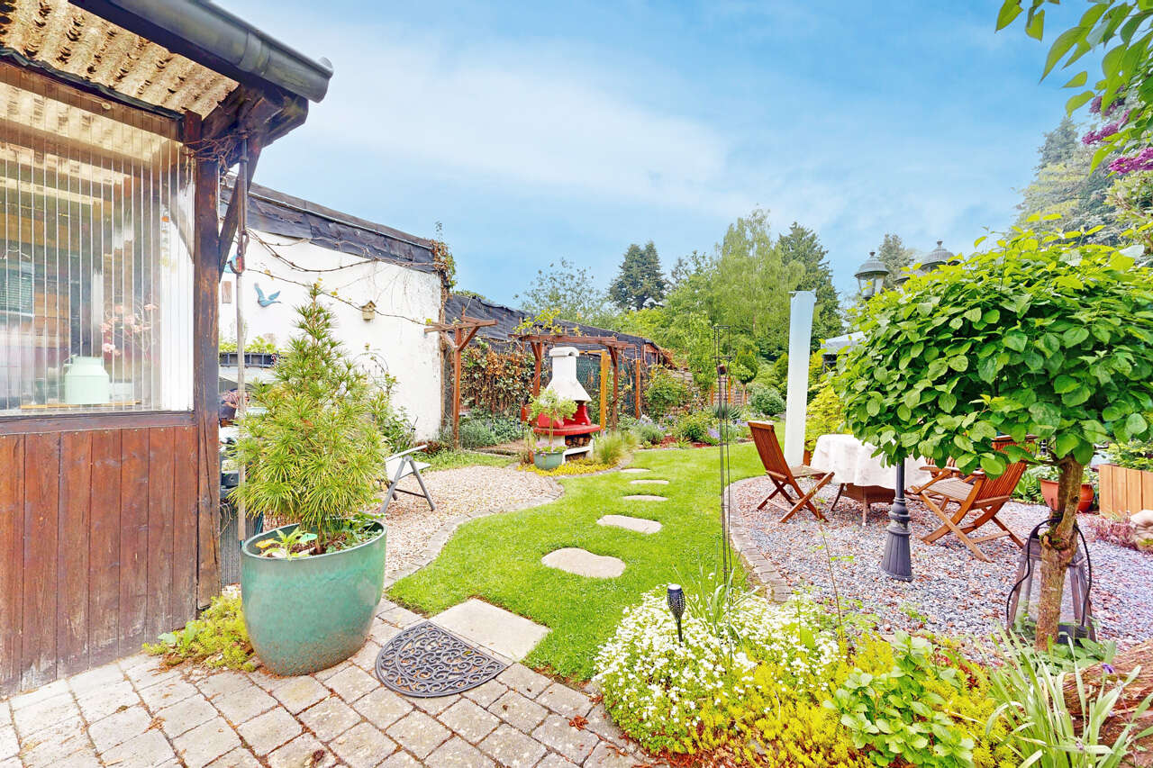 Einfamilienhaus Aachen kaufen Phi: Immobilien-Aachen-Haus-Kaufen-XY828-garten_neu-1 Immobilienmakler Aachen Einfamilienhaus kaufen mit Immobilienbewertung