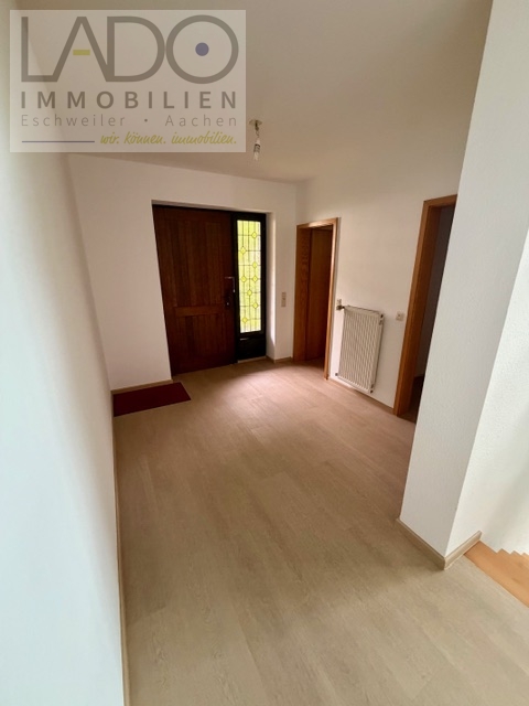 Einfamilienhaus Jülich mieten Phi: Eingang Immobilienmakler Jülich Einfamilienhaus mieten mit Immobilienbewertung