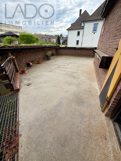 Einfamilienhaus Jülich mieten Phi: Terasse Immobilienmakler Jülich Einfamilienhaus mieten mit Immobilienbewertung