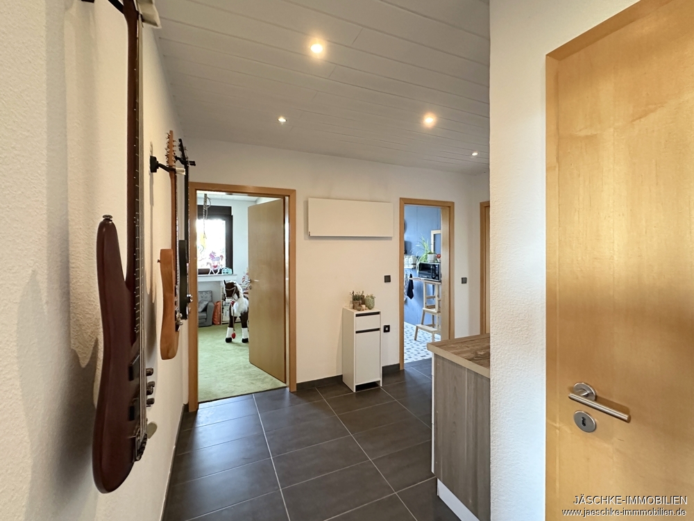DG-Wohnung Aachen / Nütheim kaufen Phi: Flur Immobilienmakler Aachen / Nütheim DG-Wohnung kaufen mit Immobilienbewertung