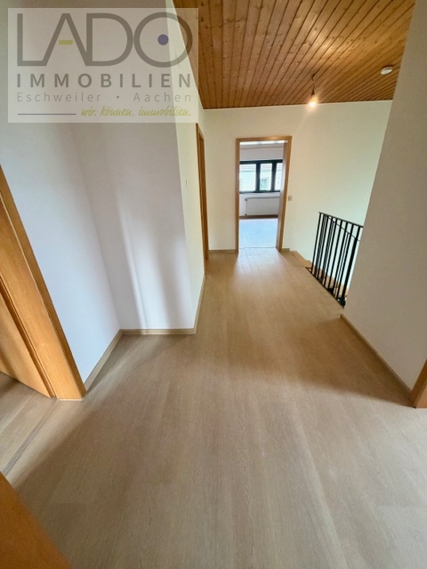 Einfamilienhaus Jülich mieten Phi: Flur OG Immobilienmakler Jülich Einfamilienhaus mieten mit Immobilienbewertung