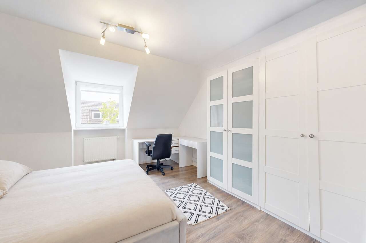 Wohn- und Geschäftshaus Düren kaufen Phi: Schlafzimmer 2 bearbeitet Immobilienmakler Düren Wohn- und Geschäftshaus kaufen mit Immobilienbewertung