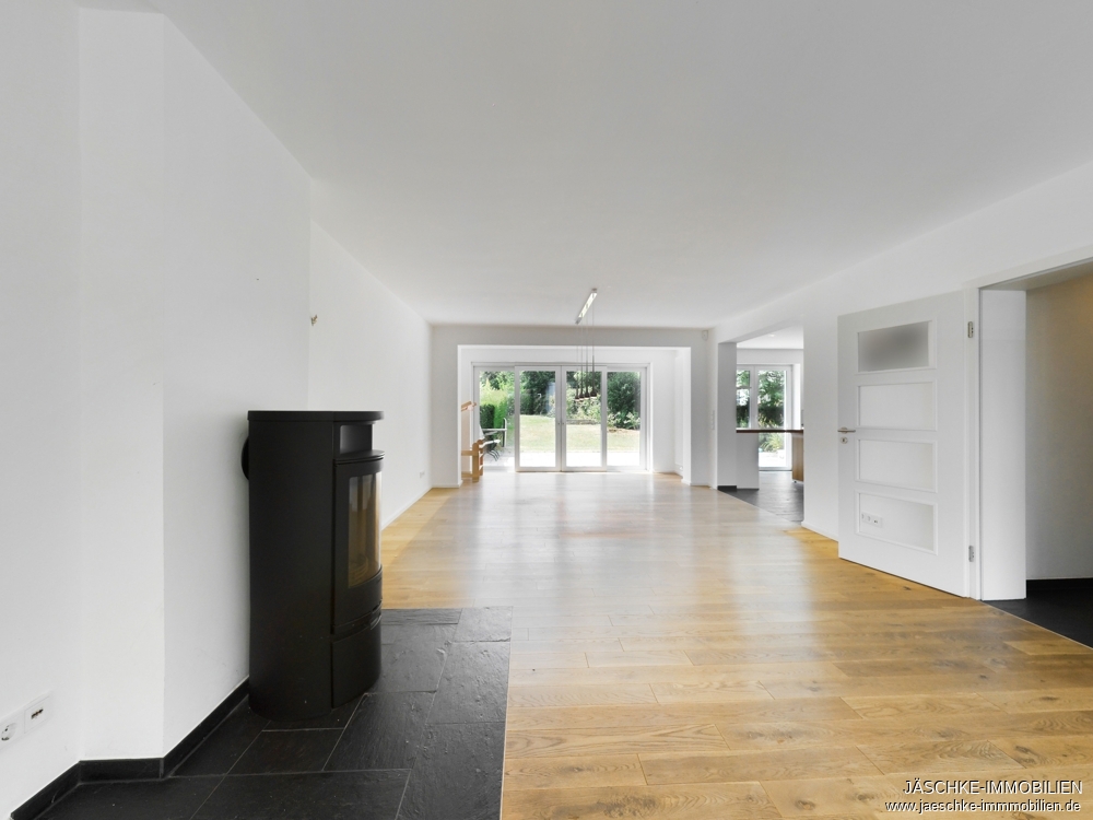 Reihenendhaus Aachen / Steinebrück kaufen Phi: Wohnzimmer / Esszimmer Immobilienmakler Aachen / Steinebrück Reihenendhaus kaufen mit Immobilienbewertung