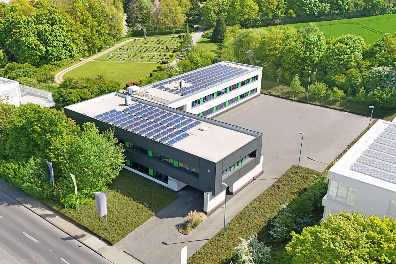 Bürogebäude Aachen kaufen Phi: Auf-der-Hüls-PHI-AACHEN-Bürokomplex-Miete-LZ772-Drohne1 Immobilienmakler Aachen Bürogebäude kaufen mit Immobilienbewertung