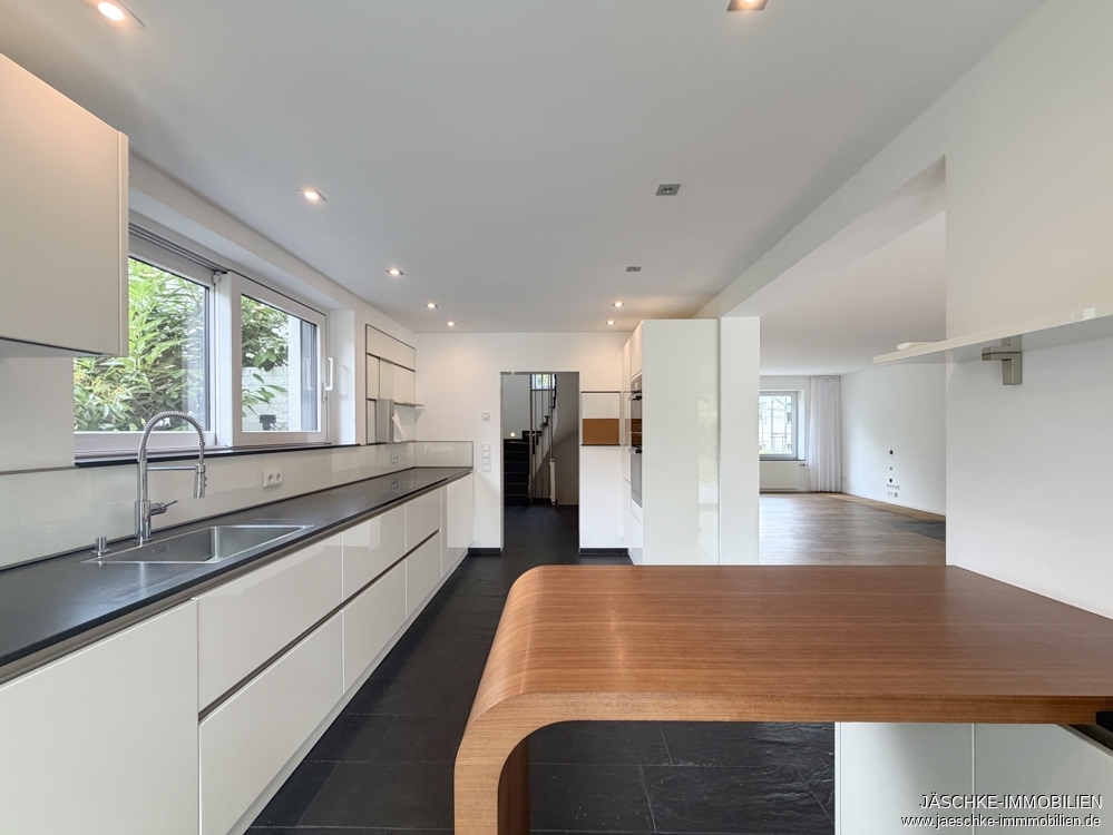 Reihenendhaus Aachen / Steinebrück kaufen Phi: Küche Immobilienmakler Aachen / Steinebrück Reihenendhaus kaufen mit Immobilienbewertung
