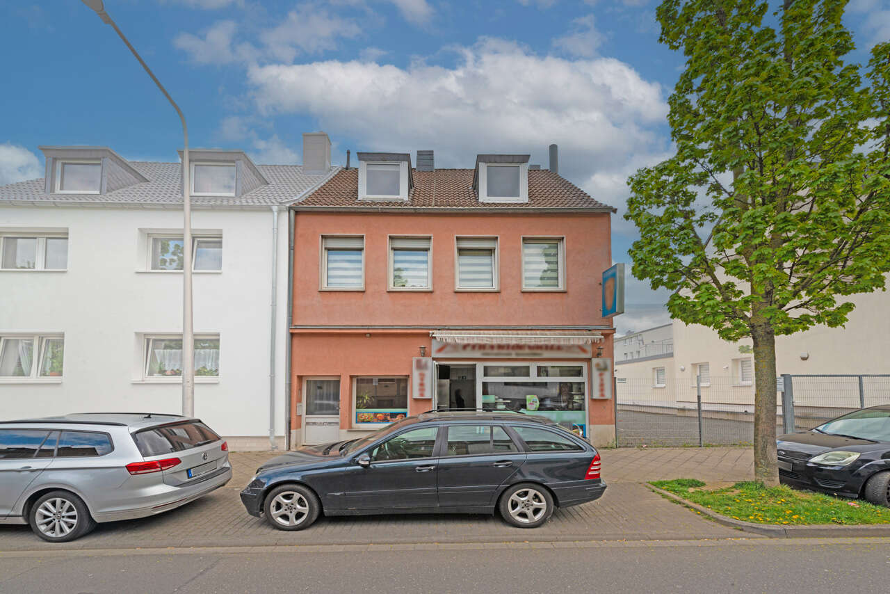 Wohn- und Geschäftshaus Düren kaufen Phi: Schanhorstrae-Aussenfoto-OX490-01-front Immobilienmakler Düren Wohn- und Geschäftshaus kaufen mit Immobilienbewertung
