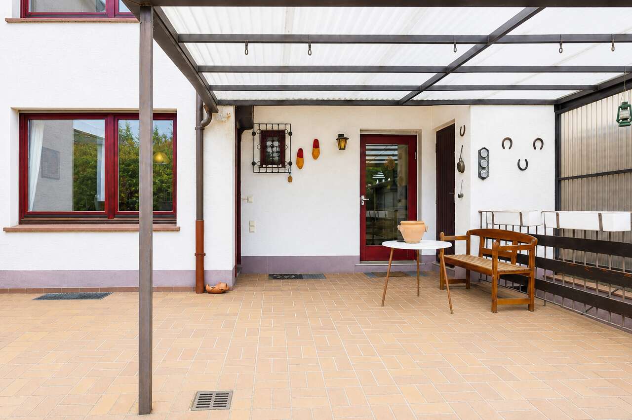 Reihenmittelhaus Stolberg kaufen Phi: Garten Terrasse aufbereitet wegen Fluchtlinien Immobilienmakler Stolberg Reihenmittelhaus kaufen mit Immobilienbewertung