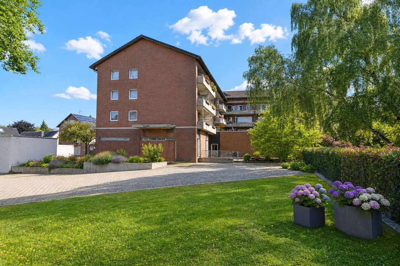 Wohn- und Geschäftshaus Aachen kaufen Phi: PHI Aachen-Aachen-Mehrfamilienhaus-Kauf-UA424-Aussenansicht-03 Immobilienmakler Aachen Wohn- und Geschäftshaus kaufen mit Immobilienbewertung