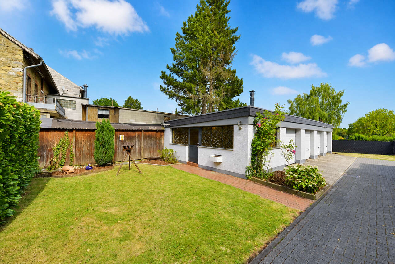 Zweifamilienhaus Aachen kaufen Phi: Immobilien_Aachen_Kaufen_WP446_Garten_1 Immobilienmakler Aachen Zweifamilienhaus kaufen mit Immobilienbewertung