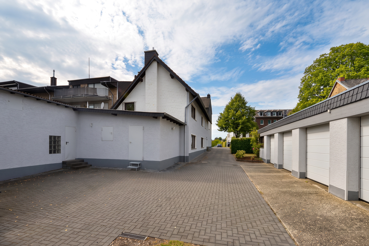 Zweifamilienhaus Aachen kaufen Phi: Immobilien_Aachen_Kaufen_WP446_Aussenbild_3 Immobilienmakler Aachen Zweifamilienhaus kaufen mit Immobilienbewertung