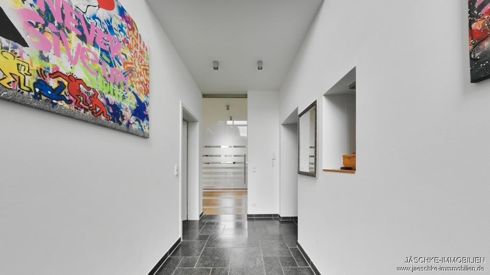 Einfamilienhaus Aachen / Walheim kaufen Phi: Eingang Immobilienmakler Aachen / Walheim Einfamilienhaus kaufen mit Immobilienbewertung