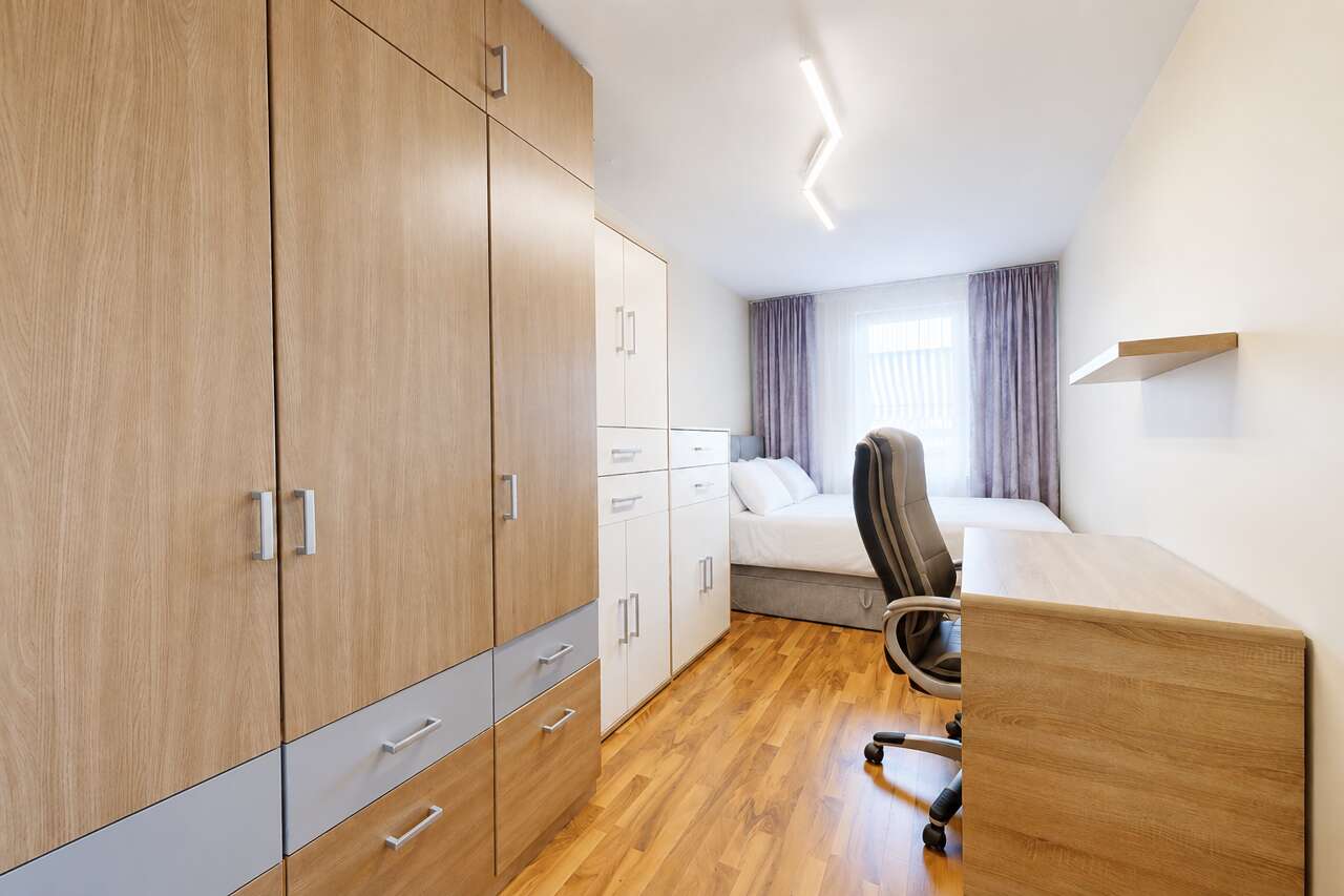 Etagenwohnung Köln kaufen Phi: ChatGPT Image 25. Juni 2026, 22_24_00 Immobilienmakler Köln Etagenwohnung kaufen mit Immobilienbewertung