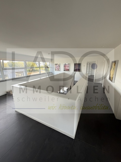 Bürofläche Eschweiler / Weisweiler mieten Phi: Flur OG Immobilienmakler Eschweiler / Weisweiler Bürofläche mieten mit Immobilienbewertung