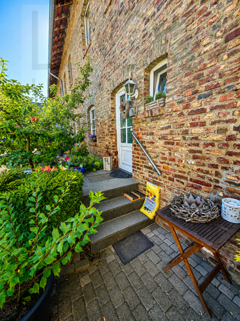 Reihenmittelhaus Eschweiler / Kinzweiler kaufen Phi: Eingang Haus Immobilienmakler Eschweiler / Kinzweiler Reihenmittelhaus kaufen mit Immobilienbewertung