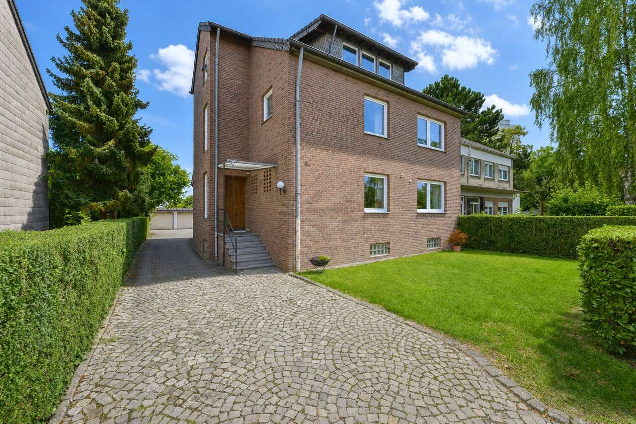 DG-Wohnung Eschweiler mieten Phi: Aussenansicht-11 Immobilienmakler Eschweiler DG-Wohnung mieten mit Immobilienbewertung